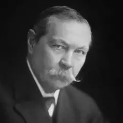 Sir Arthur Conan Doyle, kto jest autorem książek o Sherlocku Holmesie, na czarno-białym portrecie.