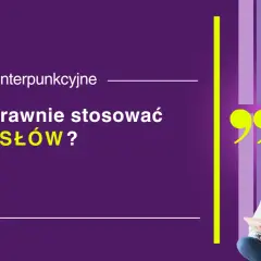 Zasady interpunkcyjne: jak zapisywać cytaty. Młoda kobieta z książką, otoczona wielkimi cudzysłowami, uczy poprawnego ich stosowania.
