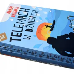 Recenzja książki "Telemach w dżinsach" Adama Bahdaja. Okładka przedstawia kajakarza na tle zachodzącego słońca.
