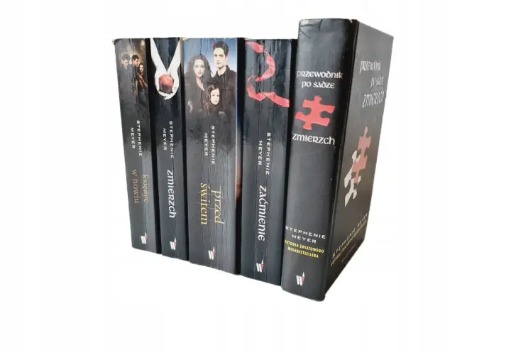 Książki z serii Zmierzch autorstwa Stephenie Meyer. Recenzja książki po angielsku zmierzch może być inspiracją do sięgnięcia po te bestsellery.