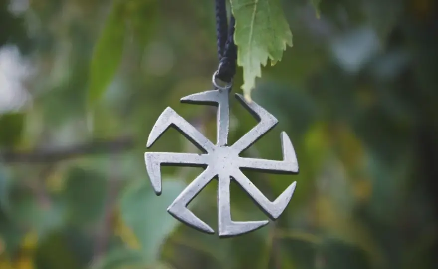 Słowiańskie symbole: znaczenie, historia i ukryta moc