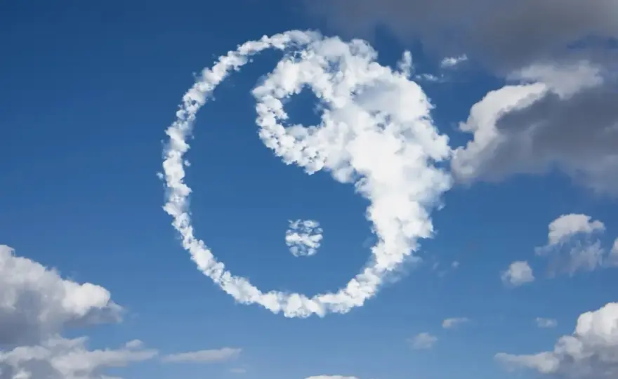 Yin Yang: Znaczenie symbolu, harmonia i praktyczne zastosowanie