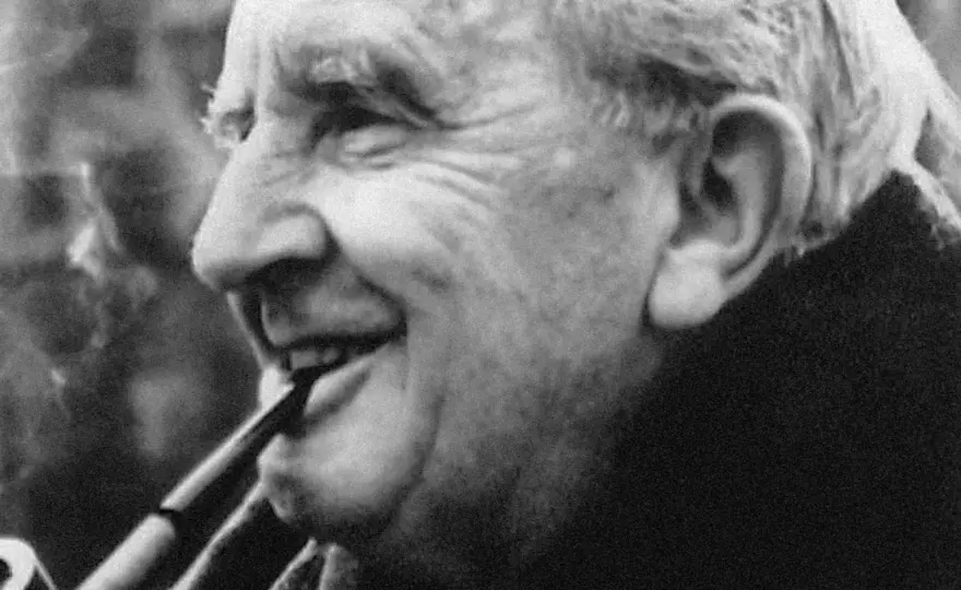 Kto napisał Hobbita? Poznaj J.R.R. Tolkiena i jego świat